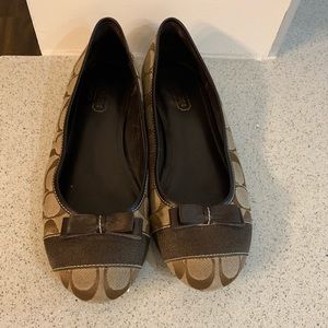 Coach flats